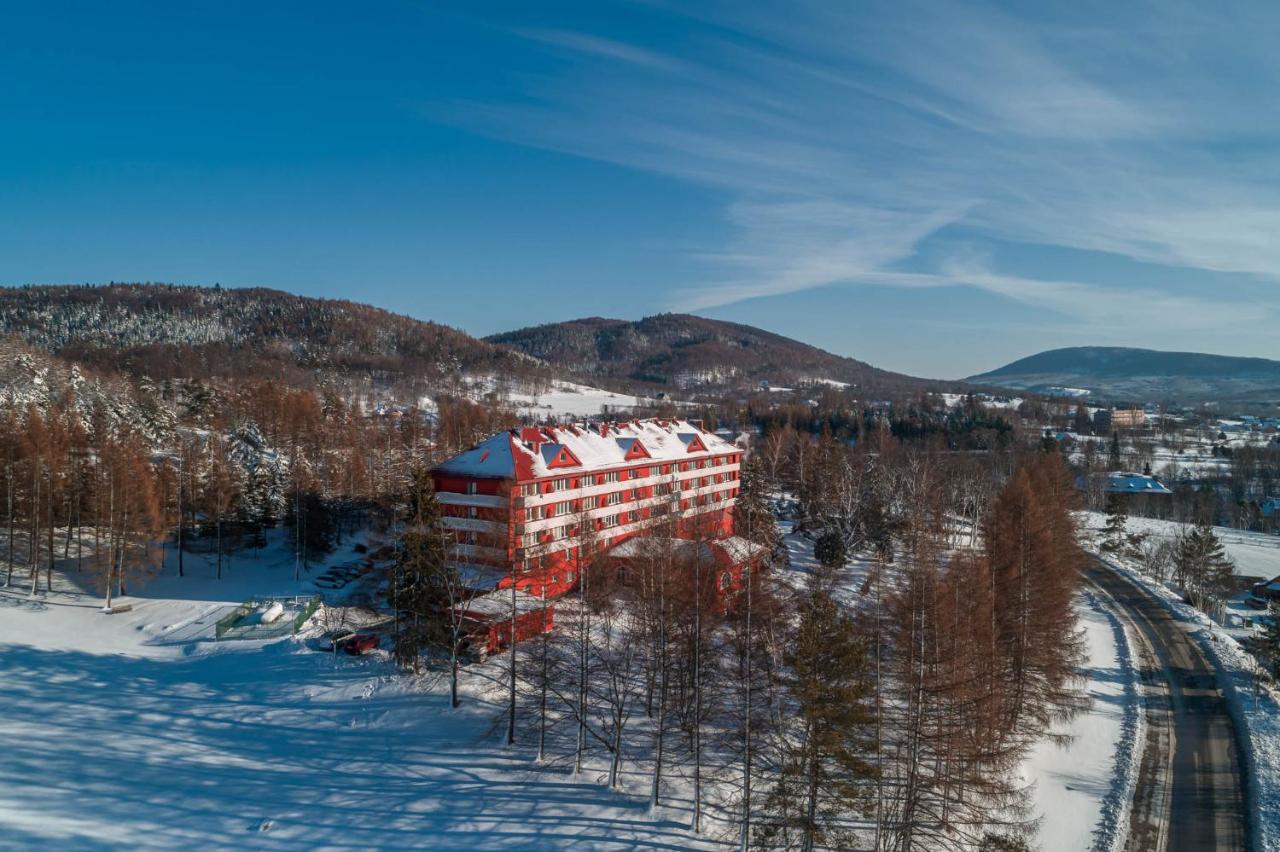 Osrodek Uzdrowiskowy Beskid Hotel Wysowa-Zdrój Esterno foto